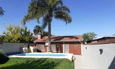 Casa en venta - 2 Dormitorios 3 Baños - 399Mts2 - Alejandro Korn