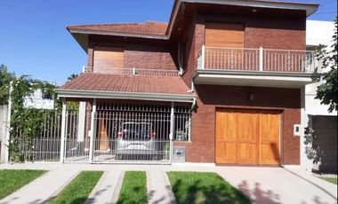 Casa en venta - 2 Dormitorios 3 Baños - 399Mts2 - Alejandro Korn