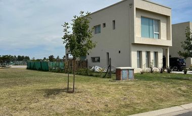 Terreno en venta - 432mts2 - Pilar Del Este