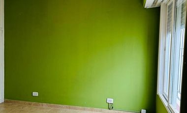 VENTA - CASA EN EL CENTRO DE MONTE GRANDE