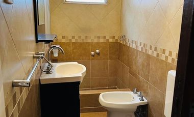 VENTA - CASA EN EL CENTRO DE MONTE GRANDE