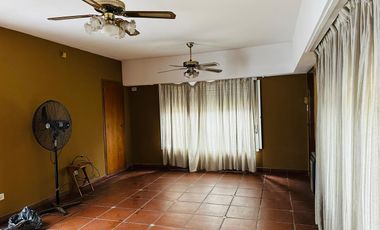 VENTA - CASA EN EL CENTRO DE MONTE GRANDE