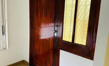 VENTA - CASA EN EL CENTRO DE MONTE GRANDE