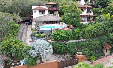 Casa Los Árboles con vista espectacular a la Bahia de Zihuatanejo
