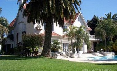 IMPORTANTE RESIDENCIA - EXCELENTE UBICACION