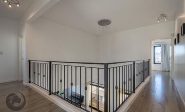 Casa en Venta 6 ambientes, 5 dormitorios, 2 plantas, Lagos De Canning. Muy luminosa, 1 año.