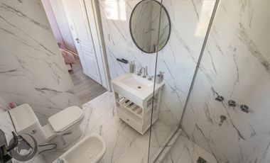 Casa en Venta 6 ambientes, 5 dormitorios, 2 plantas, Lagos De Canning. Muy luminosa, 1 año.