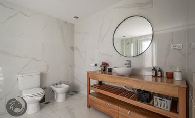 Casa en Venta 6 ambientes, 5 dormitorios, 2 plantas, Lagos De Canning. Muy luminosa, 1 año.