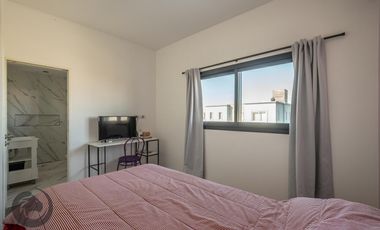 Casa en Venta 6 ambientes, 5 dormitorios, 2 plantas, Lagos De Canning. Muy luminosa, 1 año.
