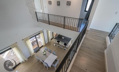 Casa en Venta 6 ambientes, 5 dormitorios, 2 plantas, Lagos De Canning. Muy luminosa, 1 año.