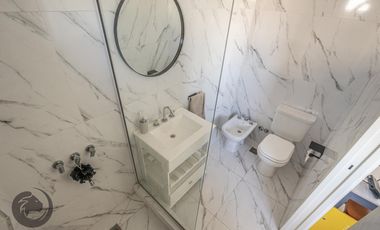 Casa en Venta 6 ambientes, 5 dormitorios, 2 plantas, Lagos De Canning. Muy luminosa, 1 año.