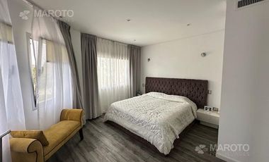 CASA EN VENTA EN BARRIO PRIVADO SEPTIEMBRE