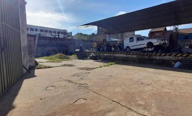Galpón en venta doble lote y doble portón