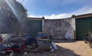 Galpón en venta doble lote y doble portón