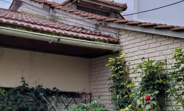Casa en venta - 3 Dormitorios 2 Baños - Cocheras - 233Mts2 - López Gomara, Mar del Plata