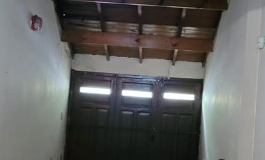 Casa en venta - 3 Dormitorios 2 Baños - Cocheras - 233Mts2 - López Gomara, Mar del Plata