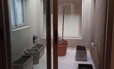Casa 7 ambientes con local comercial aprox 600m2 en 3 plantas en venta - Ezpeleta