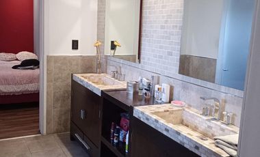 Casa 7 ambientes con local comercial aprox 600m2 en 3 plantas en venta - Ezpeleta
