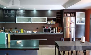 Casa 7 ambientes con local comercial aprox 600m2 en 3 plantas en venta - Ezpeleta