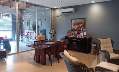 Casa 7 ambientes con local comercial aprox 600m2 en 3 plantas en venta - Ezpeleta
