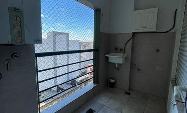 Departamento  de categoría en venta de 4 ambientes con cochera y baulera - Wilde