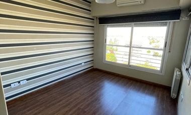 Departamento  de categoría en venta de 4 ambientes con cochera y baulera - Wilde