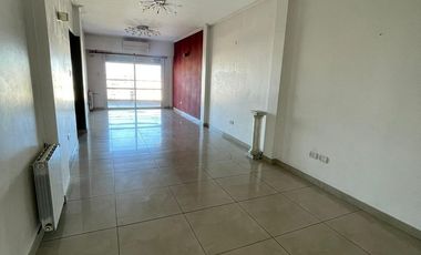 Departamento  de categoría en venta de 4 ambientes con cochera y baulera - Wilde