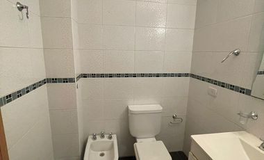 Departamento  de categoría en venta de 4 ambientes con cochera y baulera - Wilde