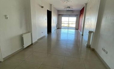 Departamento  de categoría en venta de 4 ambientes con cochera y baulera - Wilde