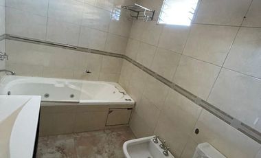 Departamento  de categoría en venta de 4 ambientes con cochera y baulera - Wilde