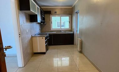 Departamento  de categoría en venta de 4 ambientes con cochera y baulera - Wilde