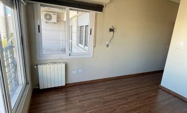Departamento  de categoría en venta de 4 ambientes con cochera y baulera - Wilde