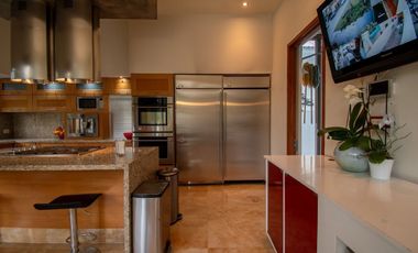 Casa De Lujo con Alberca en Zona Andares Puerta de Hierro Zapopan