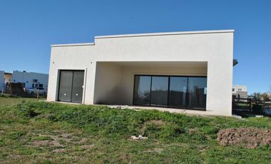 OPORTUNIDAD! Casa a estrenar en San Sebastian