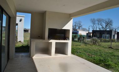 OPORTUNIDAD! Casa a estrenar en San Sebastian