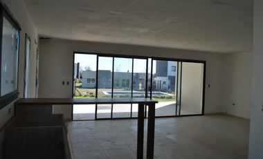 OPORTUNIDAD! Casa a estrenar en San Sebastian
