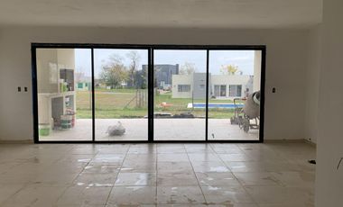 OPORTUNIDAD! Casa a estrenar en San Sebastian