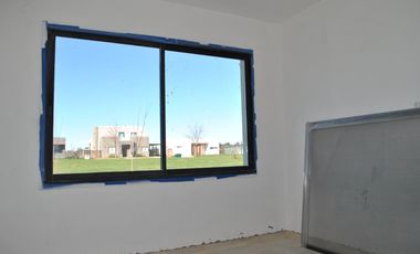 OPORTUNIDAD! Casa a estrenar en San Sebastian