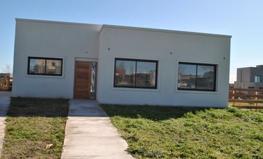OPORTUNIDAD! Casa a estrenar en San Sebastian