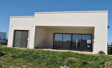 OPORTUNIDAD! Casa a estrenar en San Sebastian