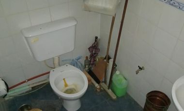 LOCAL CON COCHERAS - EXCELENTE UBICACION