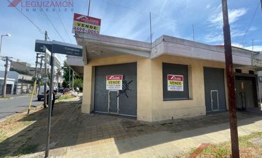 LOCAL CON COCHERAS - EXCELENTE UBICACION