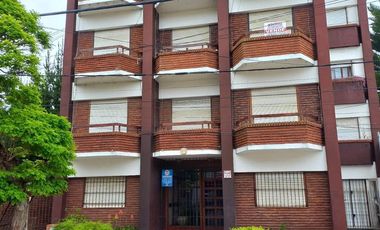 Comodo departamento 2 ambientes excelente ubicacion!!Retasad