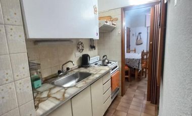 Comodo departamento 2 ambientes excelente ubicacion!!Retasad
