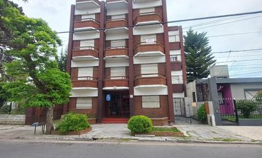 Comodo departamento 2 ambientes excelente ubicacion!!Retasad