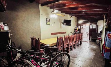 Casa en venta - 7 Dormitorios 4 Baños - Cochera - 400Mts2 - La Plata