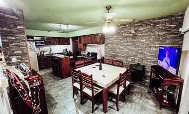 Casa en venta - 7 Dormitorios 4 Baños - Cochera - 400Mts2 - La Plata