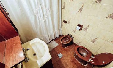 Casa en venta - 7 Dormitorios 4 Baños - Cochera - 400Mts2 - La Plata