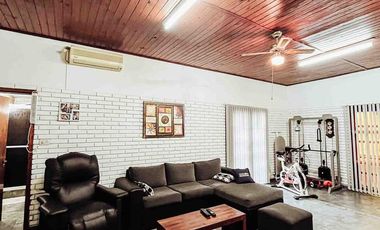 Casa en venta - 7 Dormitorios 4 Baños - Cochera - 400Mts2 - La Plata