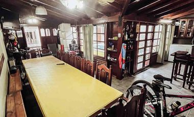 Casa en venta - 7 Dormitorios 4 Baños - Cochera - 400Mts2 - La Plata